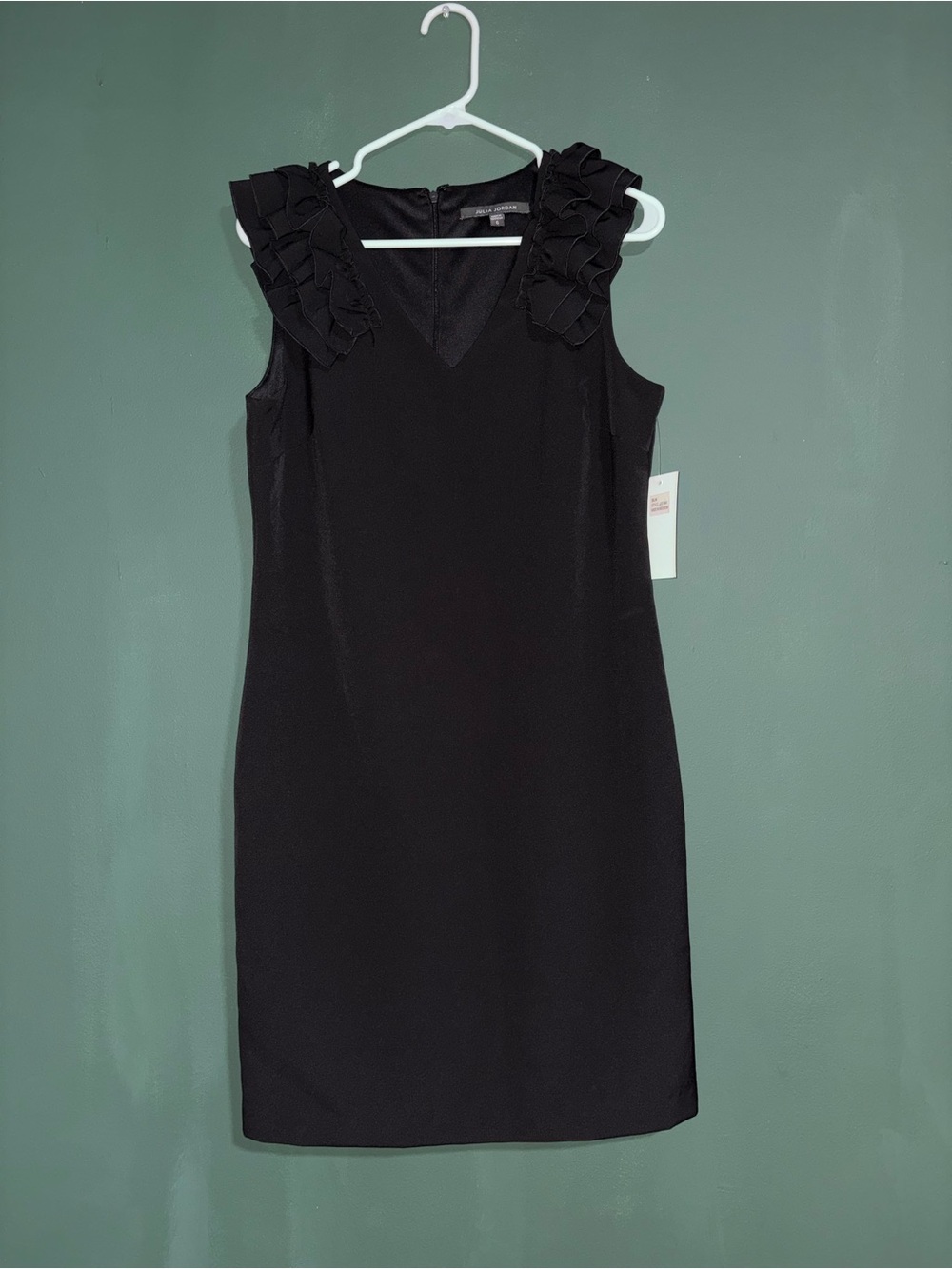 NWT Julia Jordan Sleeveless Ruffle Shoulder Dress